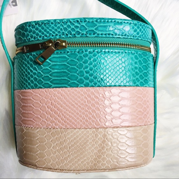 Anthropologie | Striped Bucket Bag - Picture 2 of 8